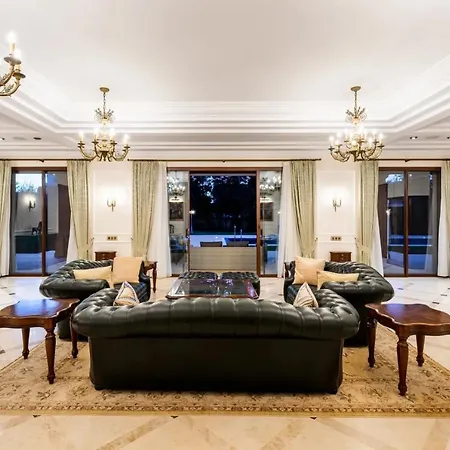 Stunning Luxury In Excellent Condition Marbella