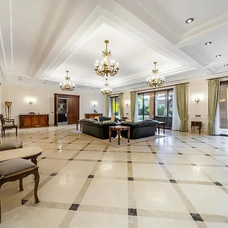 Apartment Stunning Luxury In Excellent Condition *