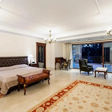 Stunning Luxury In Excellent Condition * Marbella